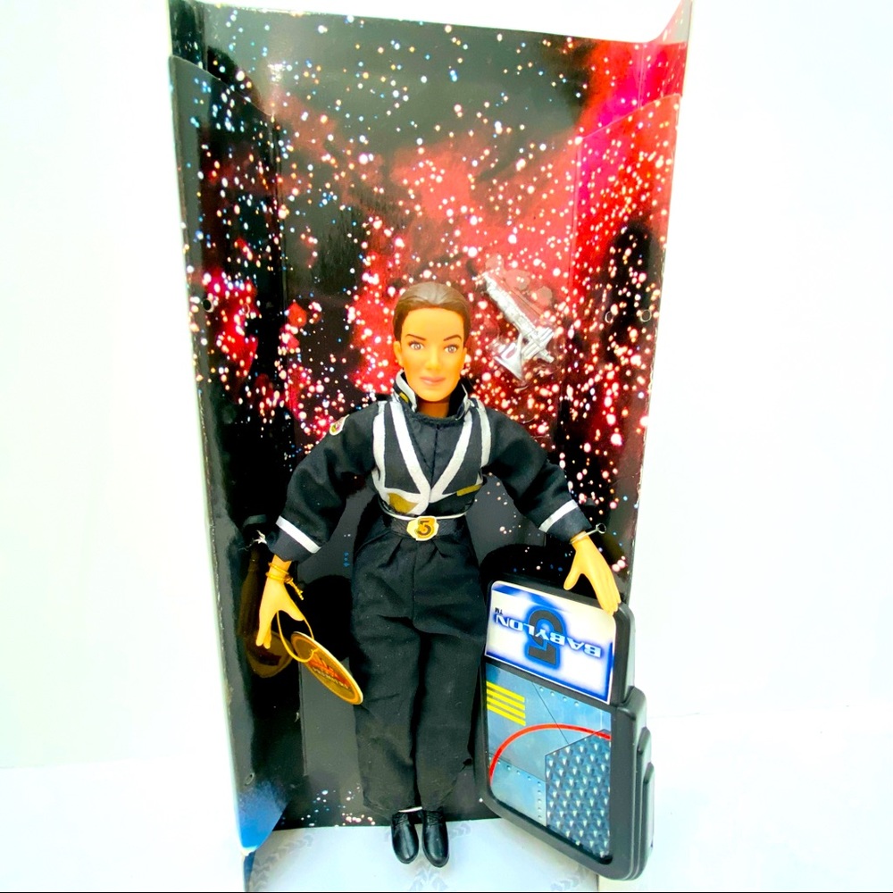 1997 Babylon 5 Commander Susan Ivanova Black Uniform Exclusive Premiere Series